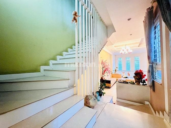 15 tỷ Sở Hữu Căn Nhà Y Hình, 6x21m, hẻm xe hơi quay đầu, 5 tầng