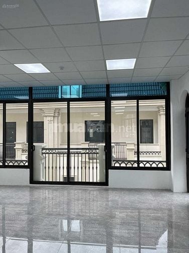 Cho Thuê Nhà Him Lam Vạn Phúc_TDT300m2_Mặt Tiền 7m_Điều Hoà_Thang máy