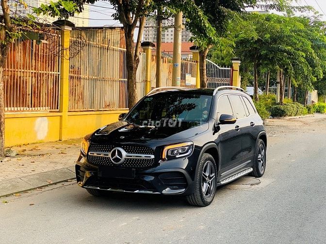 MERCEDES GLB200 AMG MODEL 2021 NHẬP KHẨU 7 CHỖ