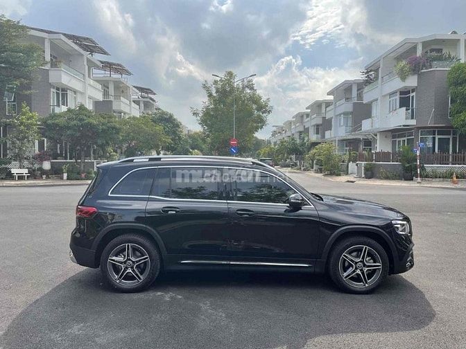 MERCEDES GLB200 AMG MODEL 2021 NHẬP KHẨU 7 CHỖ