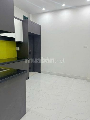 Chính chủ bán 34,5m2 nhà 5 tầng Phố Ô Cách, Long Biên. Gần trường, gần