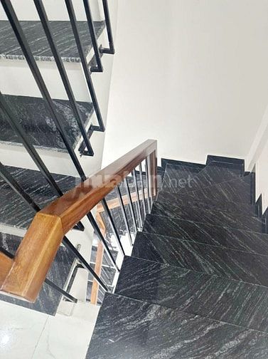 Chính chủ bán 34,5m2 nhà 5 tầng Phố Ô Cách, Long Biên. Gần trường, gần