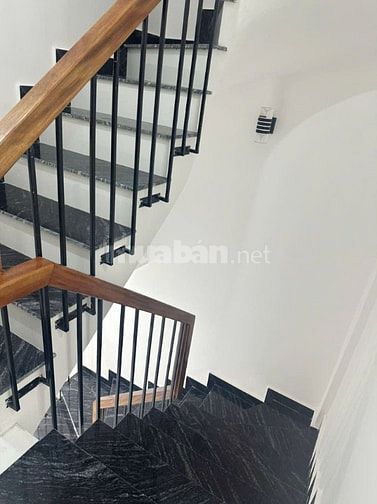 Chính chủ bán 34,5m2 nhà 5 tầng Phố Ô Cách, Long Biên. Gần trường, gần