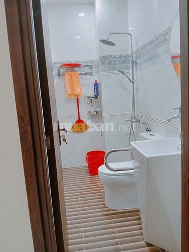 MT Hoàng Lê Kha DT sổ 107m2,dtsd 302m2,18 tỷ 4 lầu,7phòng, 4,7m x 20m