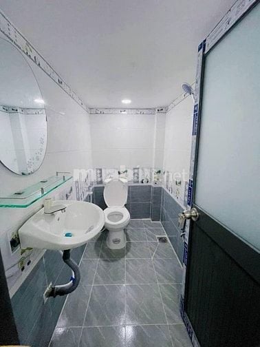 Nhà mới 1 lầu, 2 PN, 35m2, Giá 1 tỷ 6 thương lượng, Tên Lửa, Bình Tân