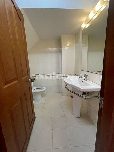 CHO THUÊ NHÀ PHỐ 240m2, AN PHÚ ĐEP,RẺ QUẬN 2 GIÁ CHỈ 24 TRIỆU TL.