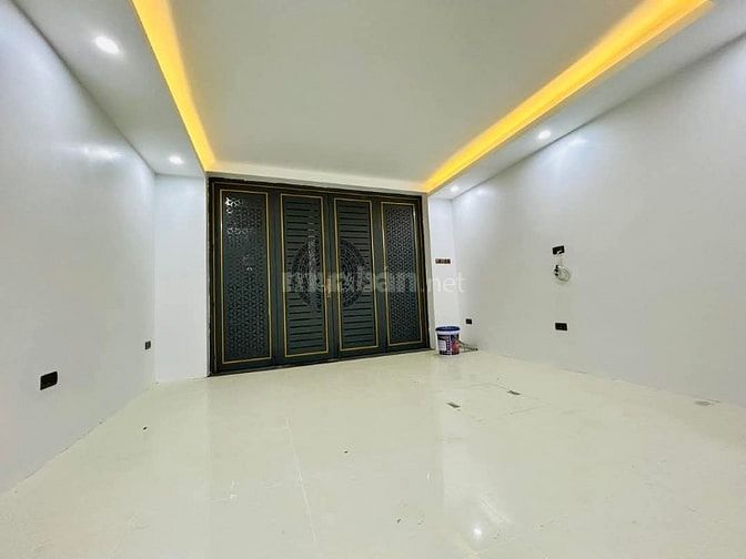 CỰC HIẾM! NHÀ MỚI  TRUNG KÍNH CẦU GIẤY 50M2*6T NHỈNH 10 TỶ,NGÕ Ô TÔ KD