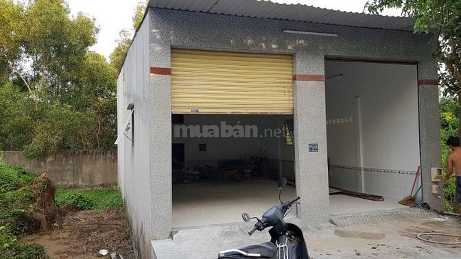 Nhà cần cho thuê hoặc bán gấp . Mặt tiền đường lô B 