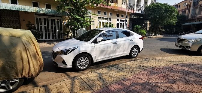 Cấn bán xe Huyndai Accent 2022 AT STD