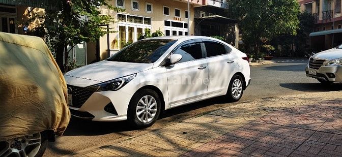 Cấn bán xe Huyndai Accent 2022 AT STD