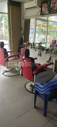 Sang tiệm tóc nam máy lạnh có gác ở lại, 185 Chiến Lược, Bình Tân