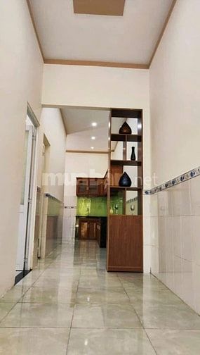 bán gấp căn nhà ở Tân Hiệp, Hóc Môn, dt 110m2, 830 triệu, Sổ hồng riên