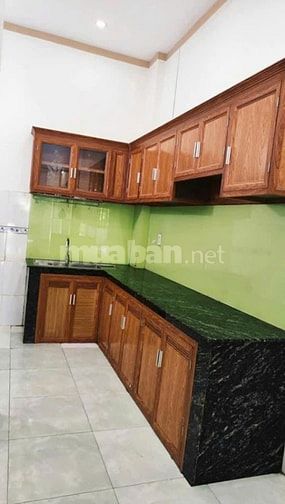 bán gấp căn nhà ở Tân Hiệp, Hóc Môn, dt 110m2, 830 triệu, Sổ hồng riên