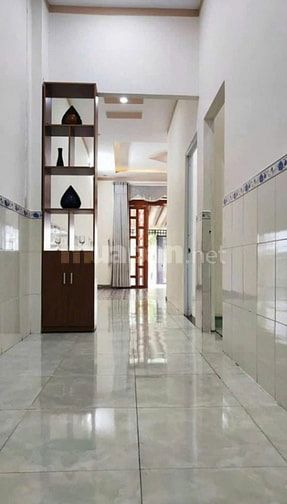 bán gấp căn nhà ở Tân Hiệp, Hóc Môn, dt 110m2, 830 triệu, Sổ hồng riên