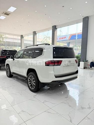 Bán Land Cruiser LC300 Model 2022, tên công ty, màu Trắng cực mới.