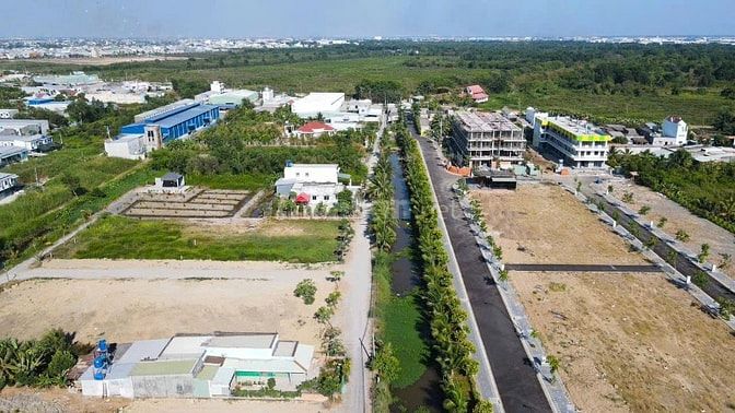 ĐẤT HỮU THẠCH ĐỨC HOÀ LONG AN:5X35(175M2) GIÁ:1 TỶ 700 TRIỆU