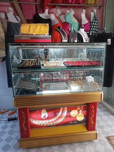 Shop quần áo  đầm váy nữ và trang sức nam nữ