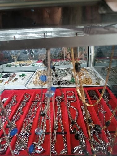 Shop quần áo  đầm váy nữ và trang sức nam nữ