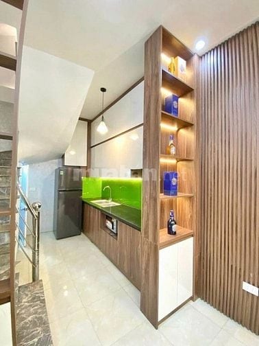 Bán nhà Ngã Tư Sở  - Thanh Xuân 46m2, 6 tầng, ô tô đỗ cửa, sổ đỏ chính