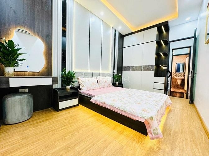 Bán nhà ngõ 211 Khương Trung, 36m2, 5 tầng, 3 phòng ngủ, ô tô đỗ 5m 