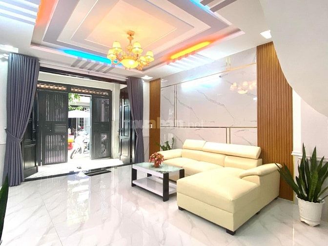 Bán nhà 3 lầu 52m2 ở Võ Văn Tần, Phường 5, Quận 3. Hẻm 6m, Giá 2tỷ890