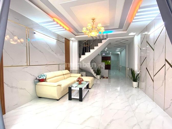 Bán nhà 3 lầu 52m2 ở Võ Văn Tần, Phường 5, Quận 3. Hẻm 6m, Giá 2tỷ890