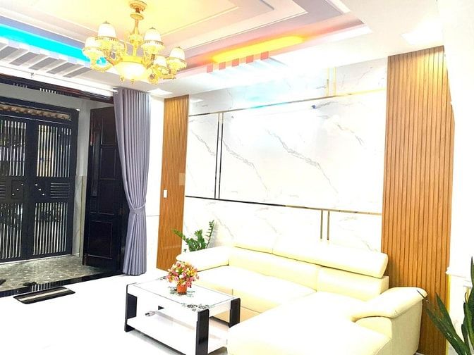 Bán nhà 3 lầu 52m2 ở Võ Văn Tần, Phường 5, Quận 3. Hẻm 6m, Giá 2tỷ890