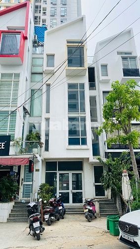 Bán nhà mặt phố La Astoria đường Nguyễn Duy Trinh Quận 2 (108m2) 19 tỷ