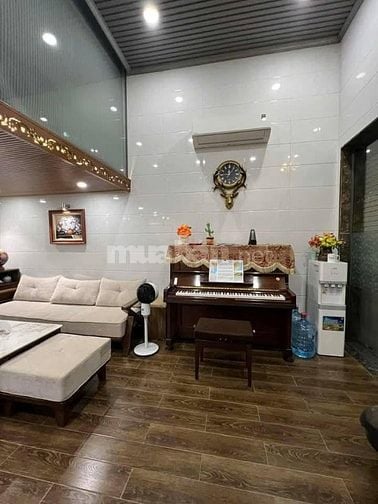 Nhà Đẹp Phố VIP Hoàng Cầu, Đống Đa 39m, 4 tầng, mt  5m, giá 12.95 tỷ.