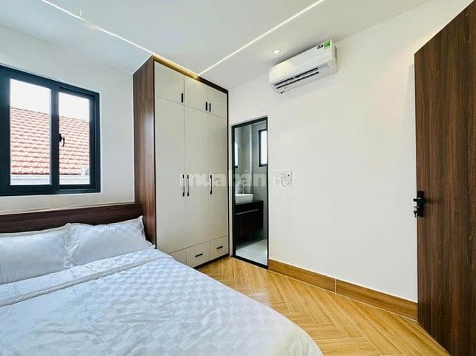 Ngộp! Bán nhà 52m2 giá 2tỷ150 triệu  đường Lò Siêu Q11. Sổ riêng 