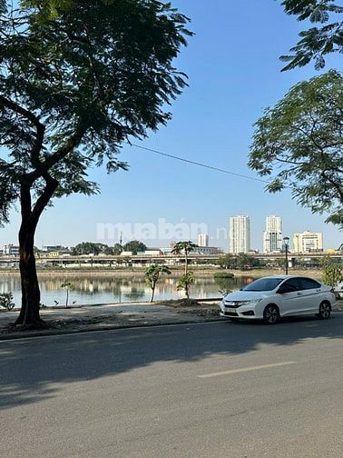 Bán mảnh đất vuông đẹp 79,9m2 mặt tiền 5,2m giá tốt ngõ 47 Linh Đường