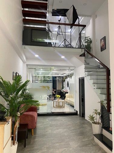 HẺM TÔ 7 CHỖ " LÝ CHÍNH THẮNG" 80m2 6 TẦNG THANG MÁY- SÁT MẶT TIỀN