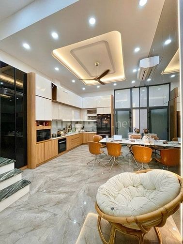 BÁN GẤP NHÀ MẶT TIỀN LINH CHIỂU TẶNG FULL NỘI THẤT XỊN 80m2