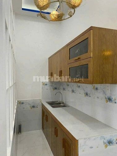 Bán căn nhà cấp 4 . DT 81m2 ở Hóc môn giá 720 triệu.