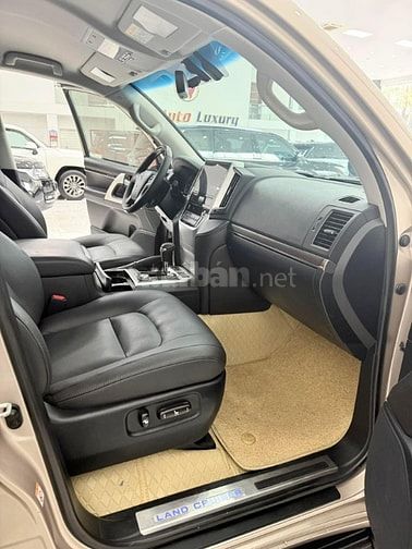 Bán Toyota Land Cruiser 4.6 V8, sản xuất 2017, 1 chủ từ mới.