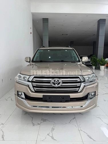 Bán Toyota Land Cruiser 4.6 V8, sản xuất 2017, 1 chủ từ mới.