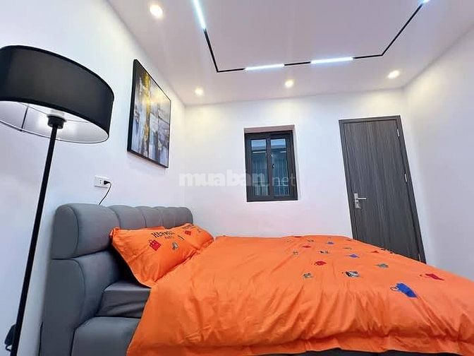 Nhà Đẹp View Mặt Phố Đại La, Hai Bà Trưng 90m, giá 4.3 tỷ.