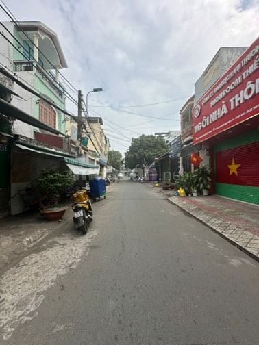 Villa hẻm 10m phan đăng lưu tiện làm chdv, xung quanh các trường ĐH