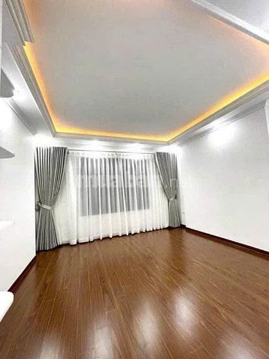 - BÁN  NHÀ CẦU GIẤY 37M2 ,MT 5M , 4 TẦNG GIÁ CHỈ 7,5TỶ