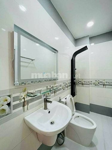 nhà thuê nguyên căn đ10m XVNT P25 DT 4mx 12m 1trệt 1lầu 2PNQ.BìnhThanh