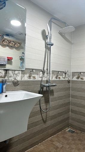 Nhà Ngọc Thụy 43/46m2 Ô tô tránh. Trung tâm Phường Ngọc Thụy. Xem