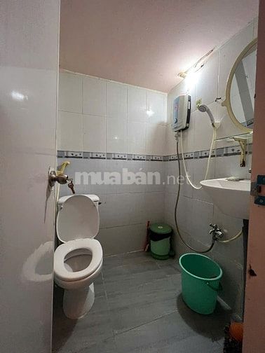 Bán gấp hơn 7 tỏi -Mặt tiền hẻm 8m Lãnh Binh Thăng quận 11 45m2 3 tầng