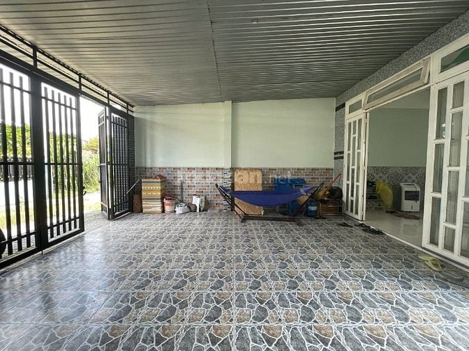 Bán Nhà Cấp 4 Đang Cho Thuê Gần Chợ Việt Kiều, 136m2 SHR, 750 Triệu