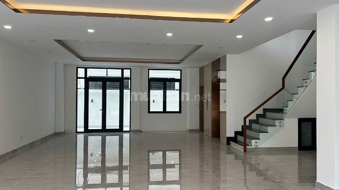 Cho thuê nhà 5 lầu khu Mahattan Vinhomes Grand Park Quận 9 mới 100% 