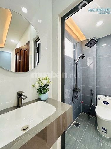 Bán gấp căn nhà hẻm 1/ Vườn Lài, Tân Phú giá chỉ 1tỷ950/42m2.m,SHR