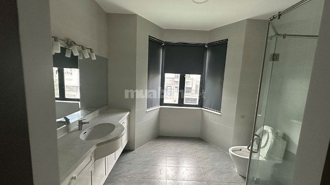 Bán nhà biệt thự đường Liên Phường Phước Long B Quận 9 (180m2) 21 tỷ