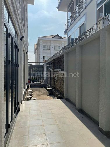 Bán nhà biệt thự đường Liên Phường Phước Long B Quận 9 (180m2) 21 tỷ