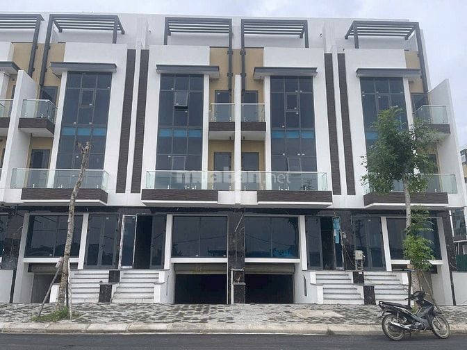 Cần cho thuê nhà Liền kề KĐT Thanh Hà, Hà Đông, dt sàn 430m2.