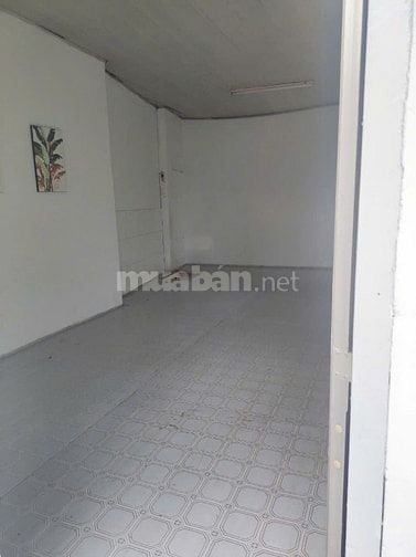 Bán nhà riêng 2,7 tỷ, 19m2, Nguyễn Chí Thanh, p 2, Q10