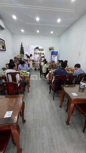 CẦN TUYỂN NHÂN VIÊN PHỤC VỤ QUÁN HỦ TIẾU